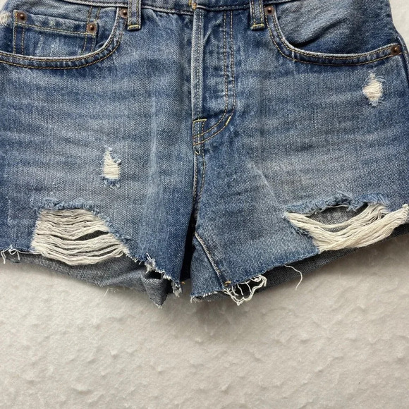 We The Free Shorts Women's 24 Blue Denim Regular Fit Mid rise Distressed Shortie - Picture 5 of 11